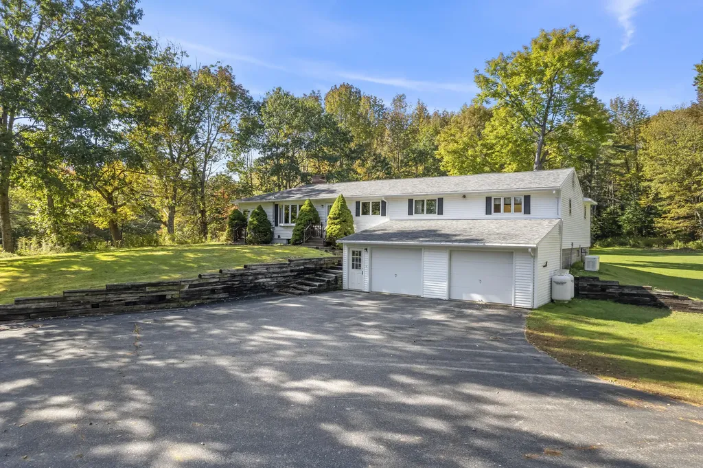 752 Hallowell Road Pownal ME 04069