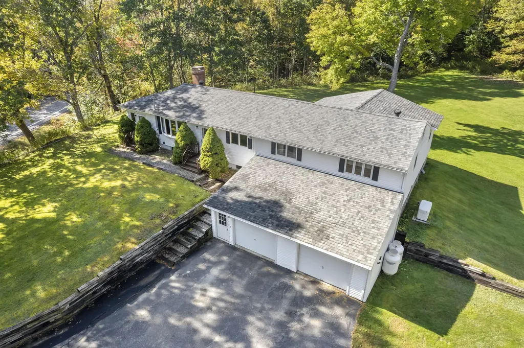 752 Hallowell Road Pownal ME 04069