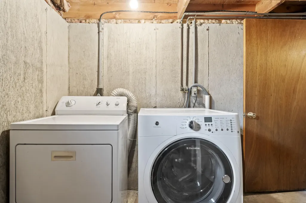 752 Hallowell Road Pownal ME 04069