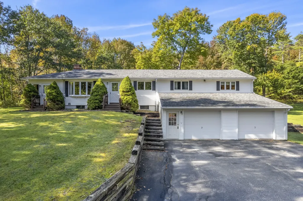 752 Hallowell Road Pownal ME 04069