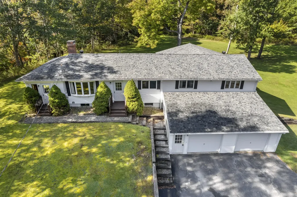 752 Hallowell Road Pownal ME 04069