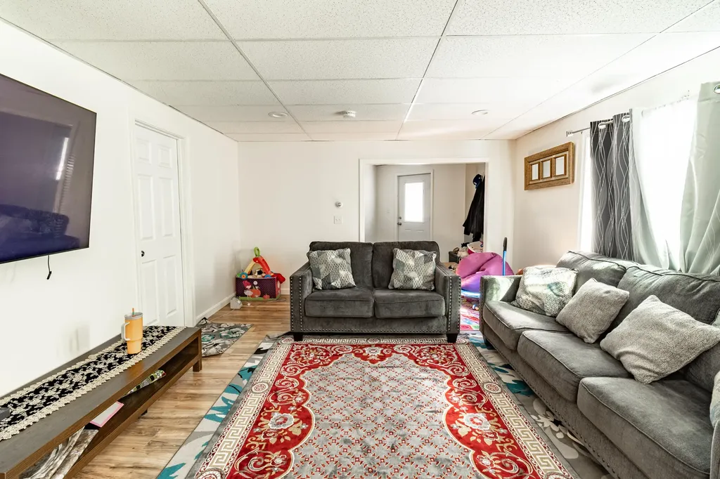 222 Summer Street Auburn ME 04210