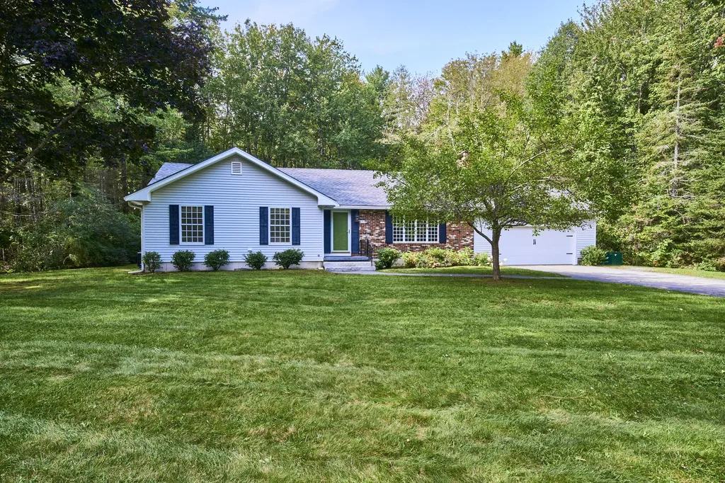 21 Woodhaven Drive Kennebunk ME 04043