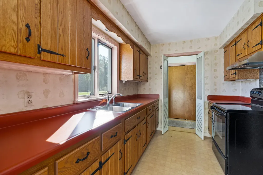 46 Ferry Road Lewiston ME 04240