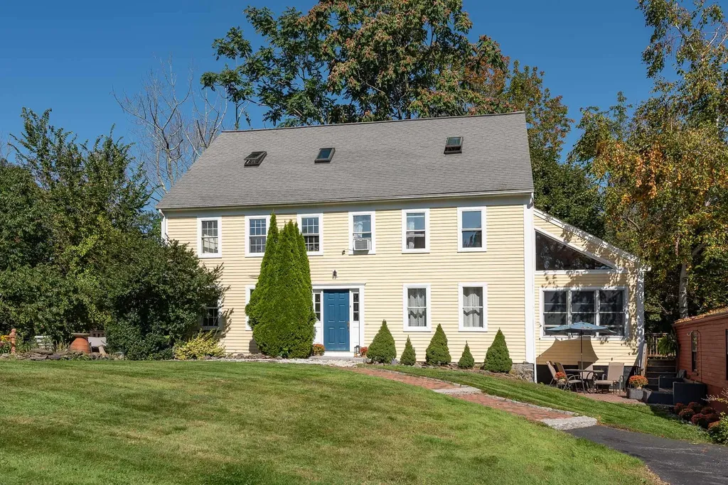 9 Cook Street Kittery ME 03904