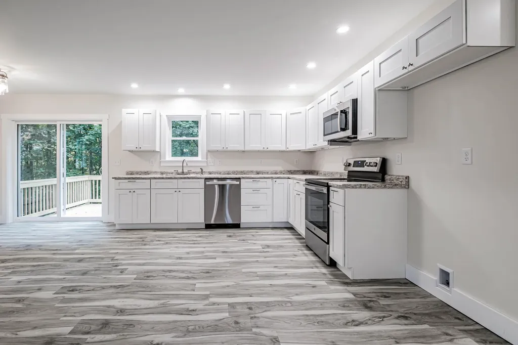 9 Sunset Avenue Auburn ME 04210