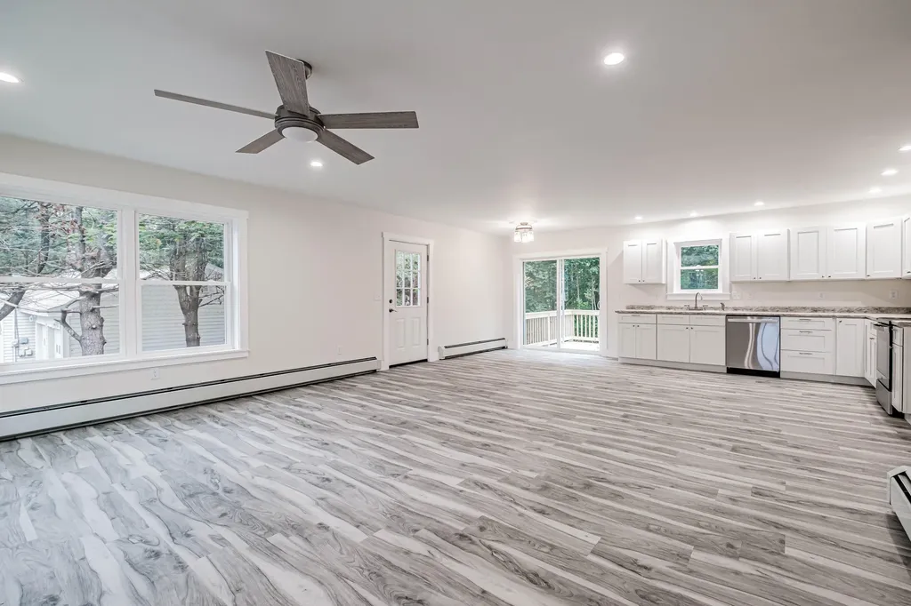 9 Sunset Avenue Auburn ME 04210