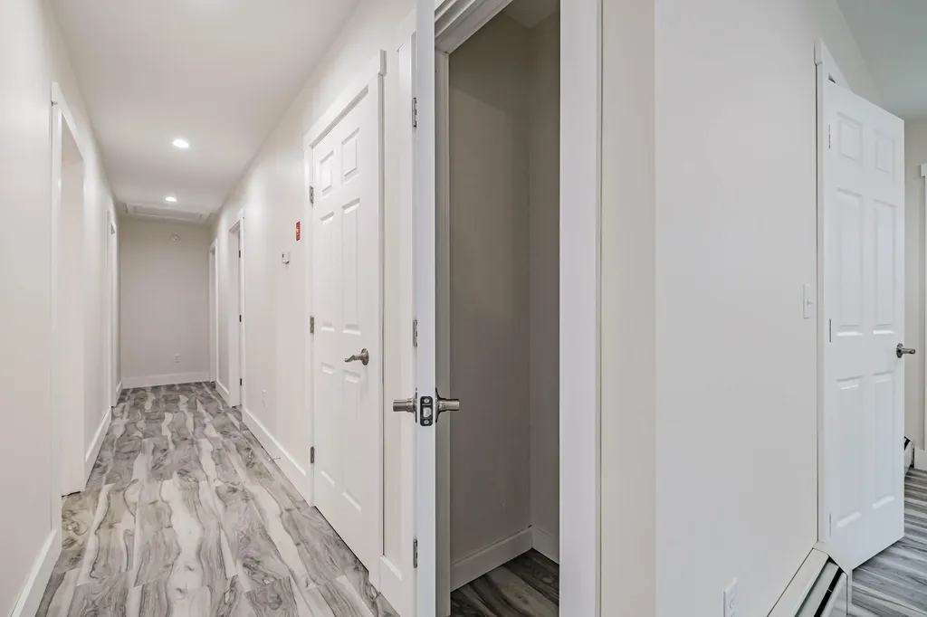 9 Sunset Avenue Auburn ME 04210