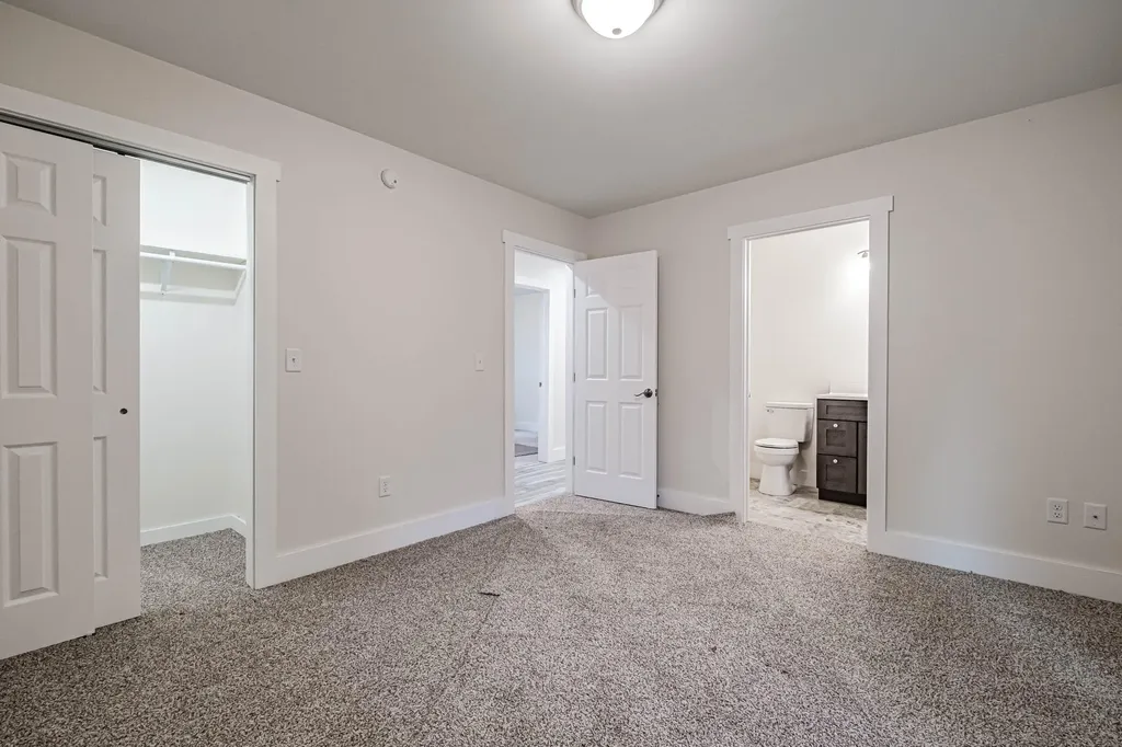 9 Sunset Avenue Auburn ME 04210