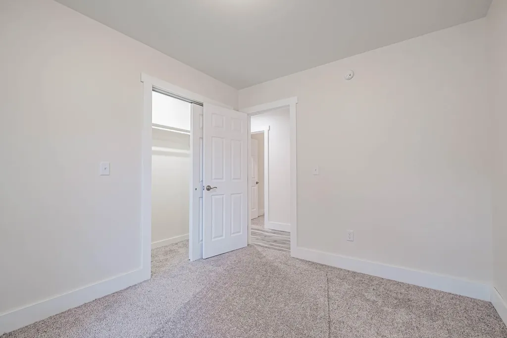 9 Sunset Avenue Auburn ME 04210