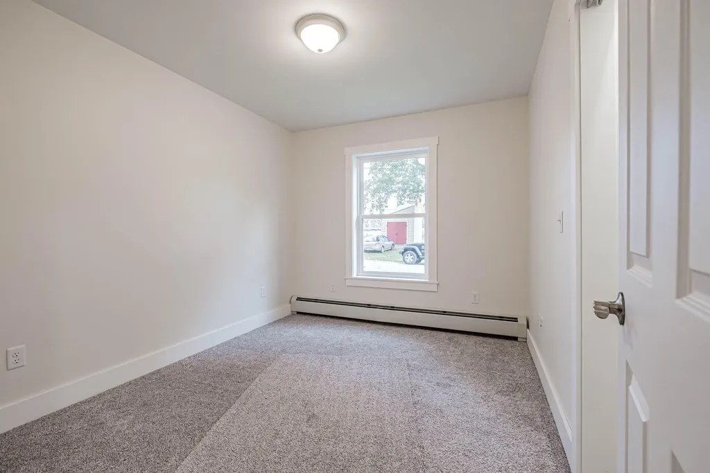 9 Sunset Avenue Auburn ME 04210