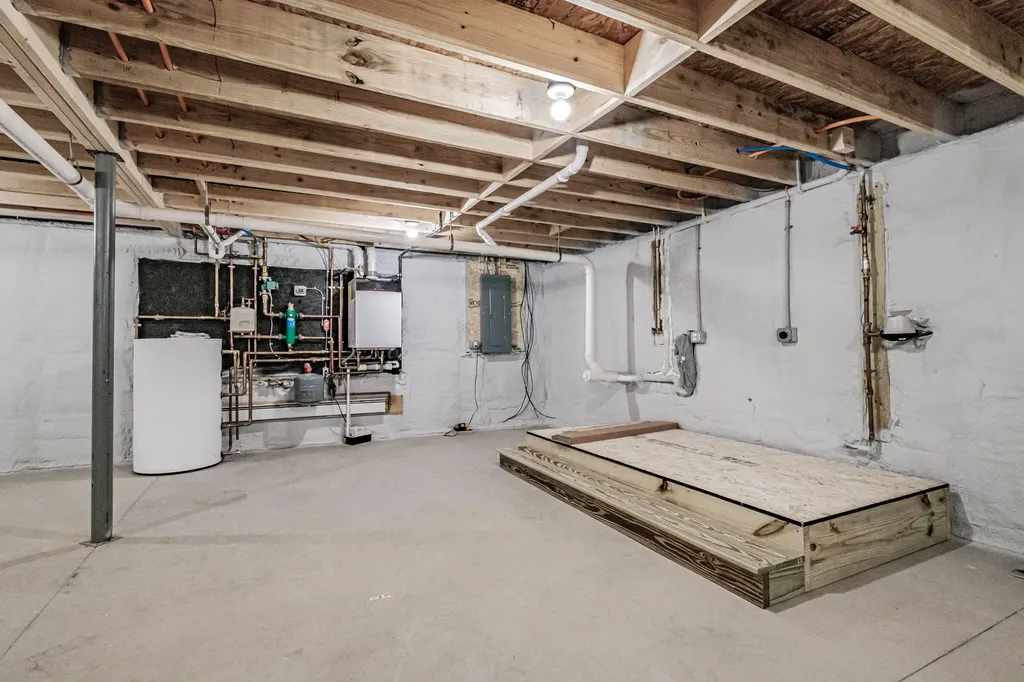 9 Sunset Avenue Auburn ME 04210