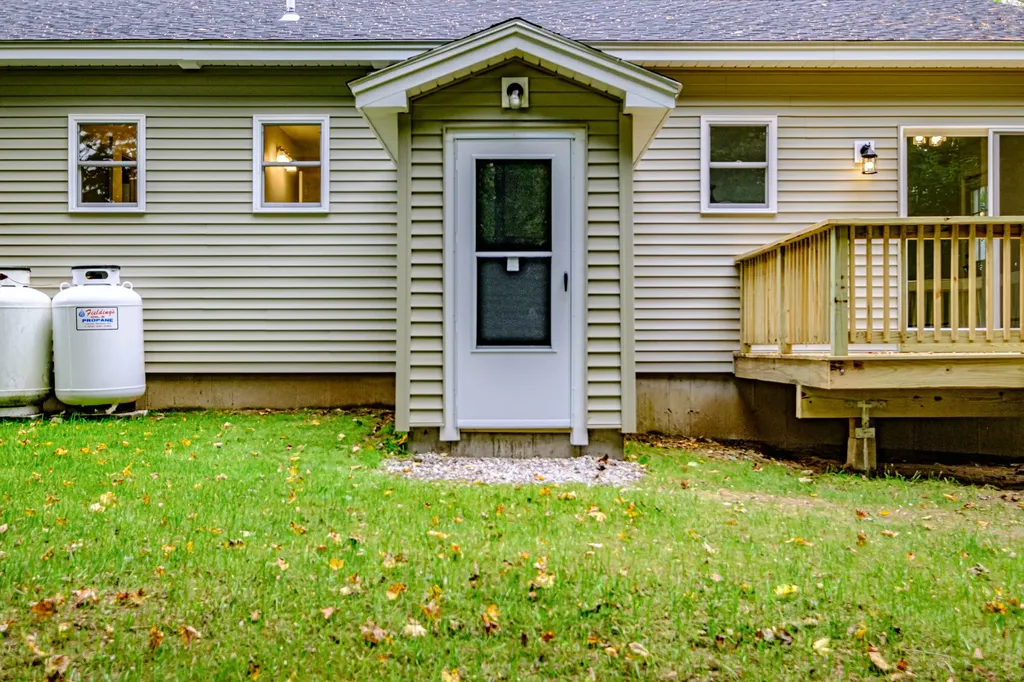 9 Sunset Avenue Auburn ME 04210