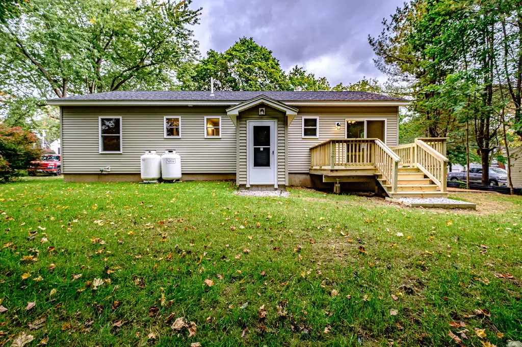 9 Sunset Avenue Auburn ME 04210