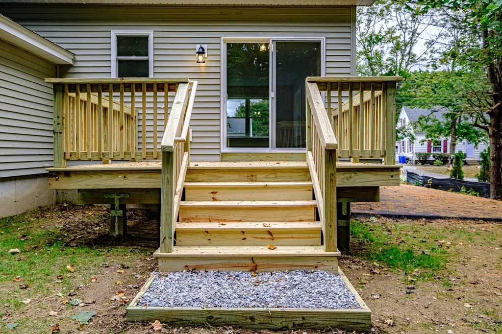 9 Sunset Avenue Auburn ME 04210