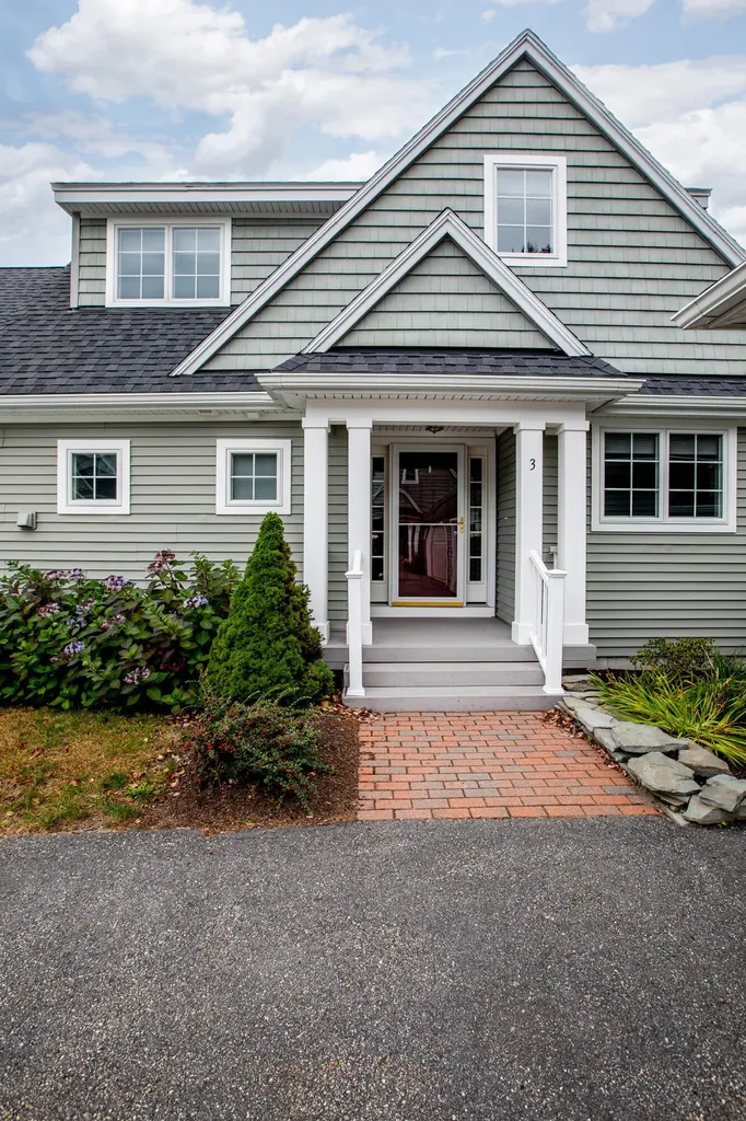 3 Iris Way Brunswick ME 04011