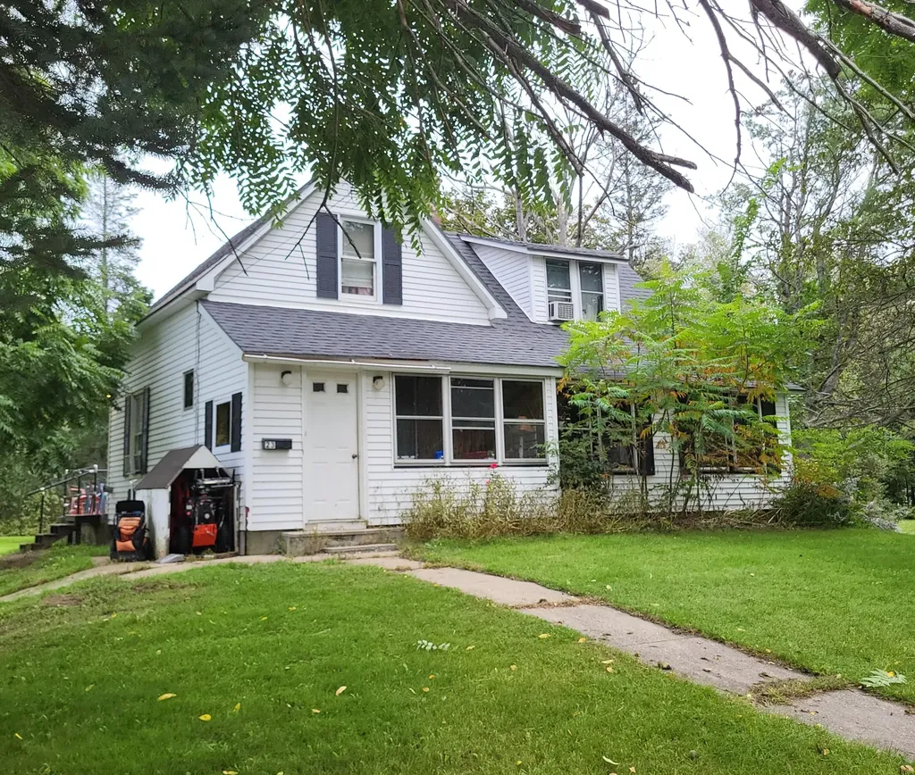 23 Howard Street Mexico ME 04257