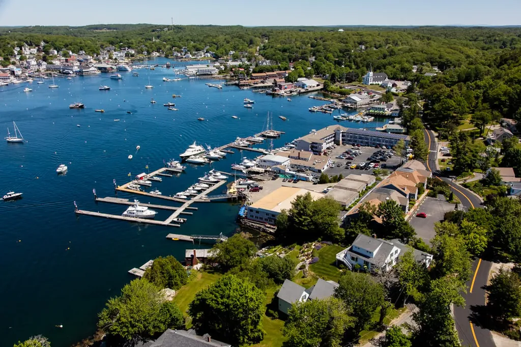 133 Atlantic Avenue Boothbay Harbor ME 04538