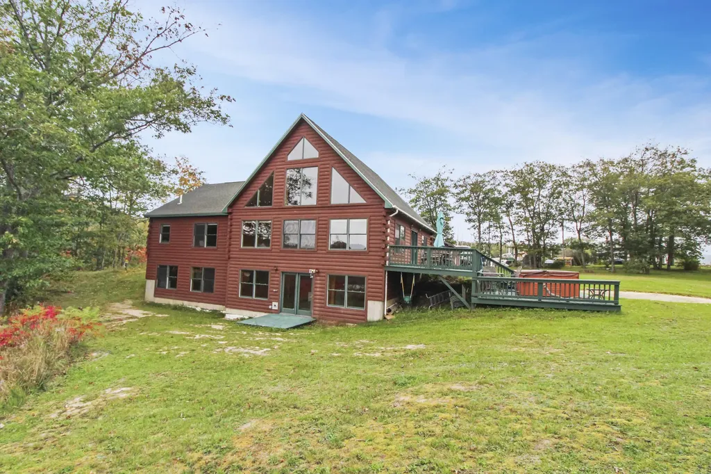 1051/1053 N Main Street Winterport ME 04496