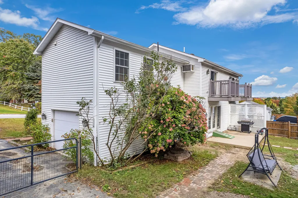 44 Hilltop Avenue Lewiston ME 04240