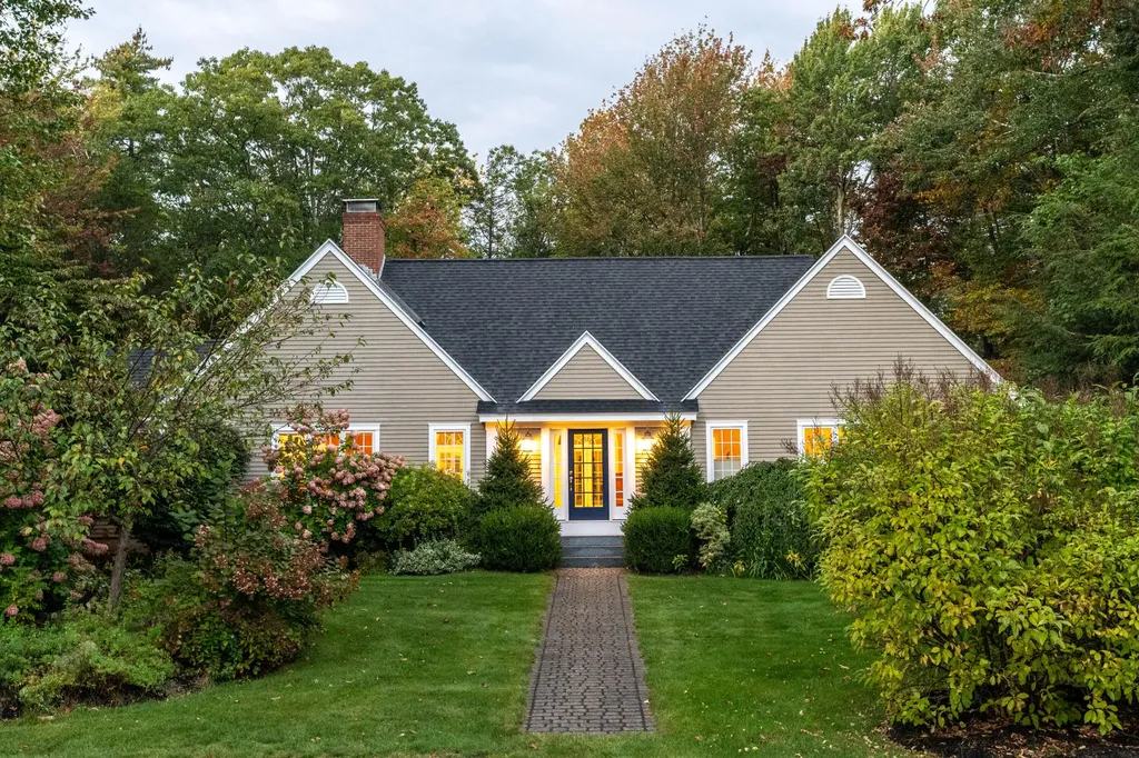 23 White Rock Drive Falmouth ME 04105