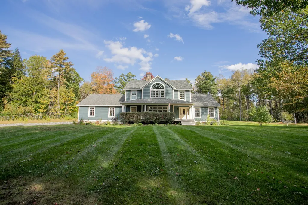 548 South Road Holden ME 04429