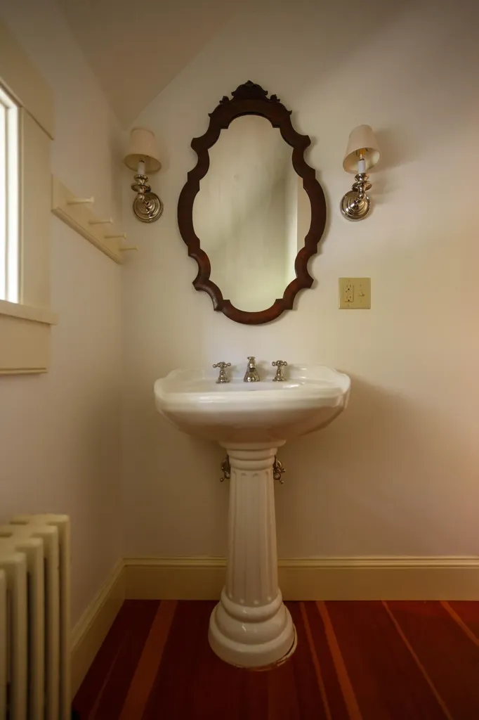 399 Main Street Thomaston ME 04861