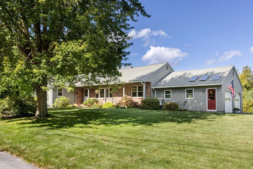 19 Evergreen Drive Yarmouth ME 04096
