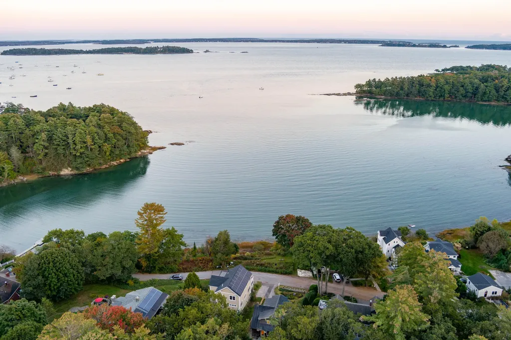 36 Old Mill Road Falmouth ME 04105