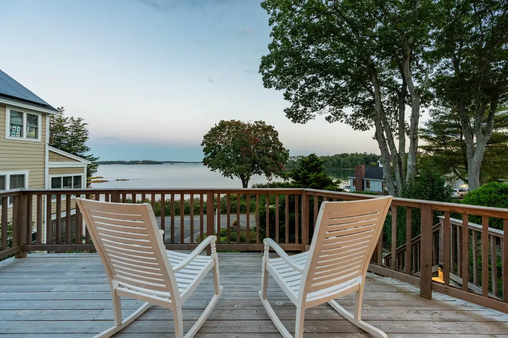 36 Old Mill Road Falmouth ME 04105