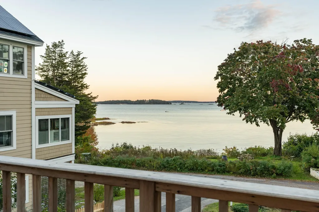 36 Old Mill Road Falmouth ME 04105