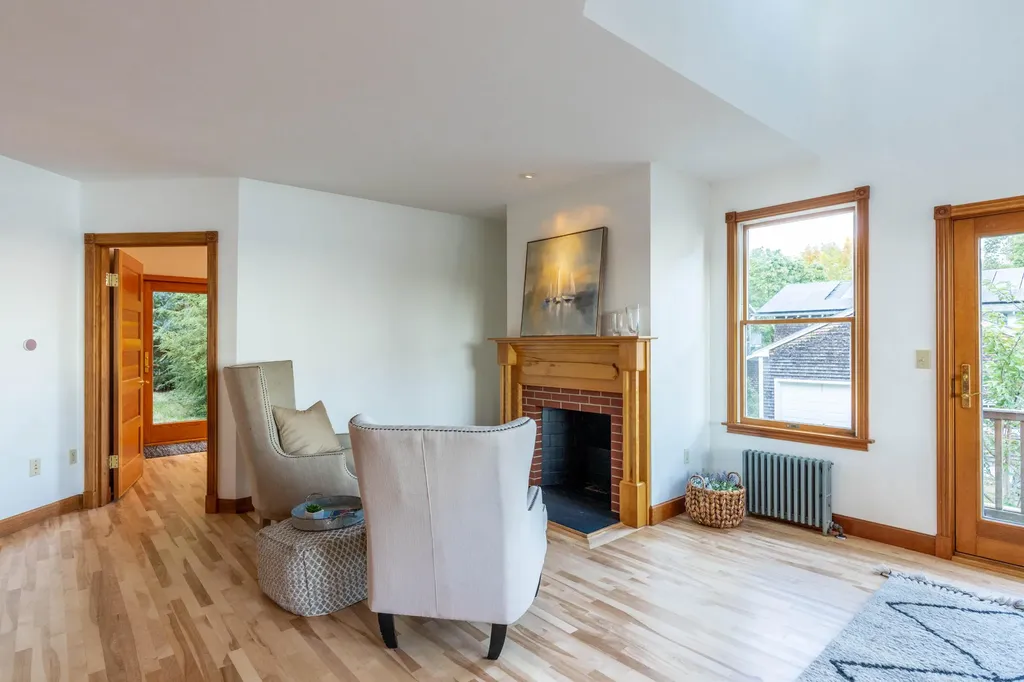 36 Old Mill Road Falmouth ME 04105