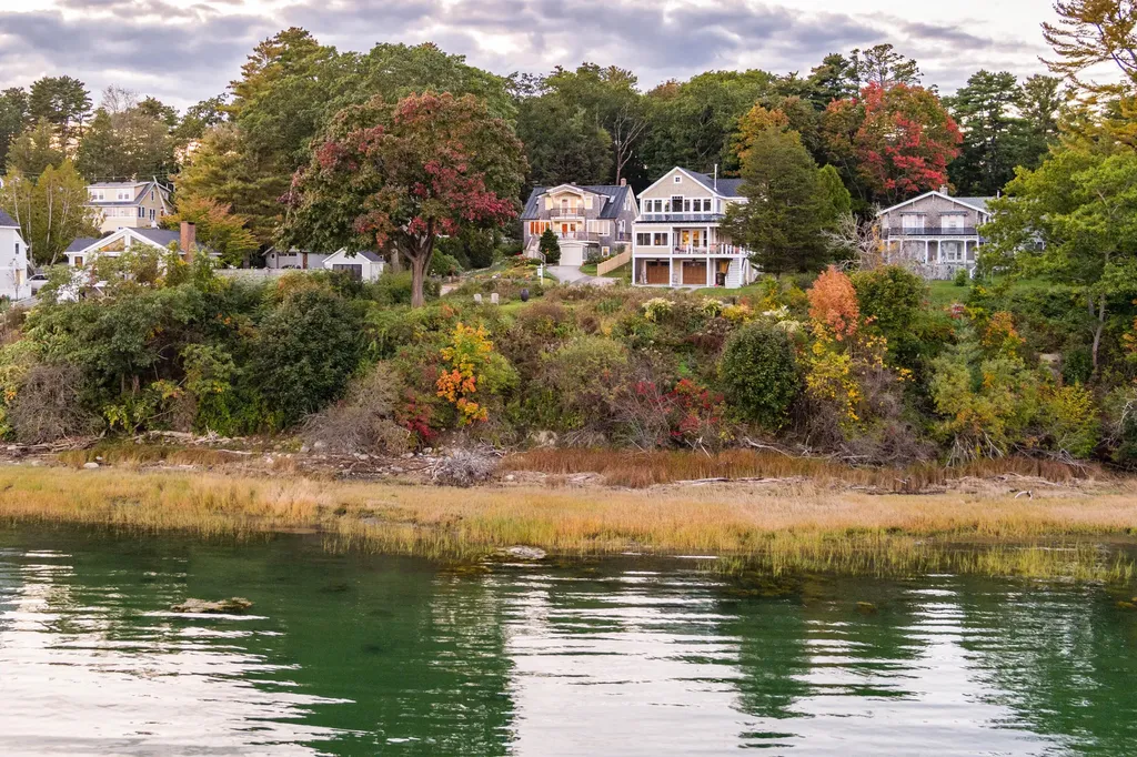 36 Old Mill Road Falmouth ME 04105