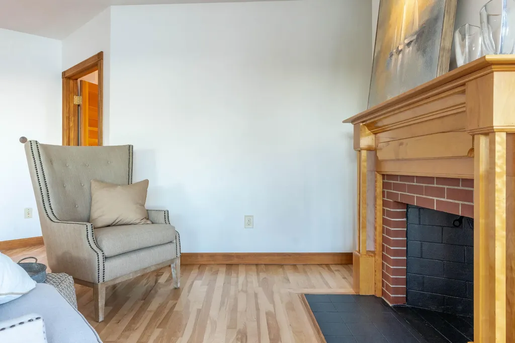36 Old Mill Road Falmouth ME 04105