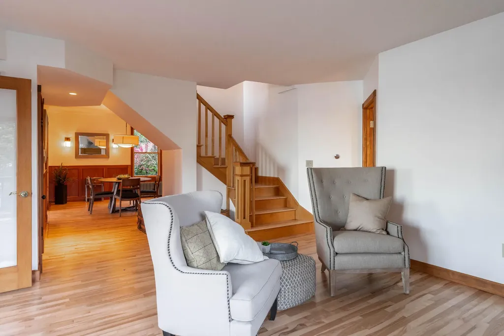 36 Old Mill Road Falmouth ME 04105