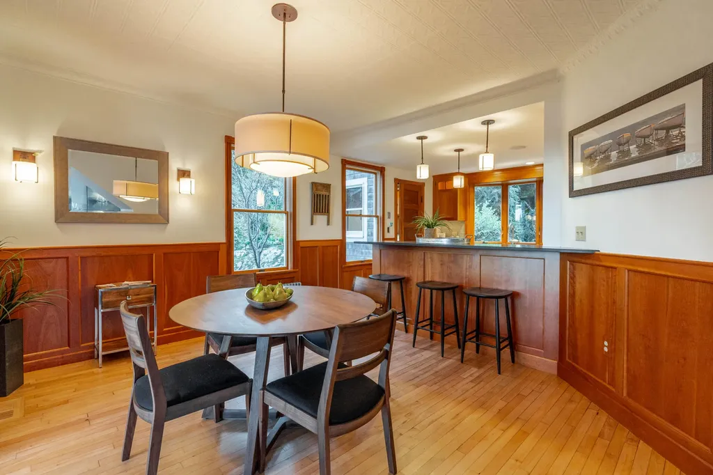 36 Old Mill Road Falmouth ME 04105