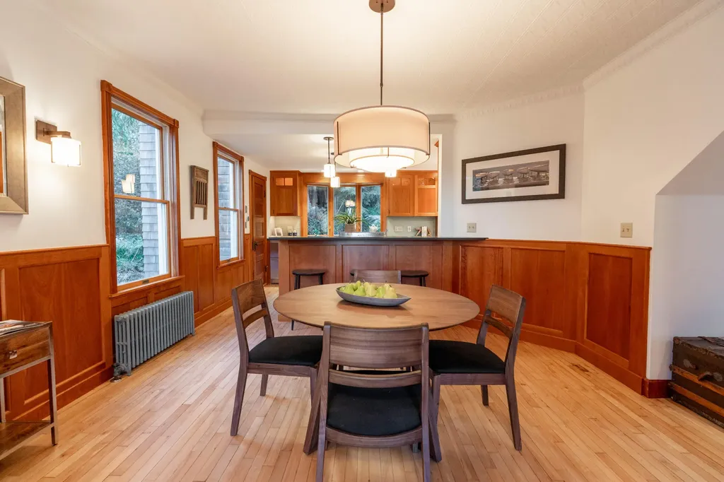 36 Old Mill Road Falmouth ME 04105