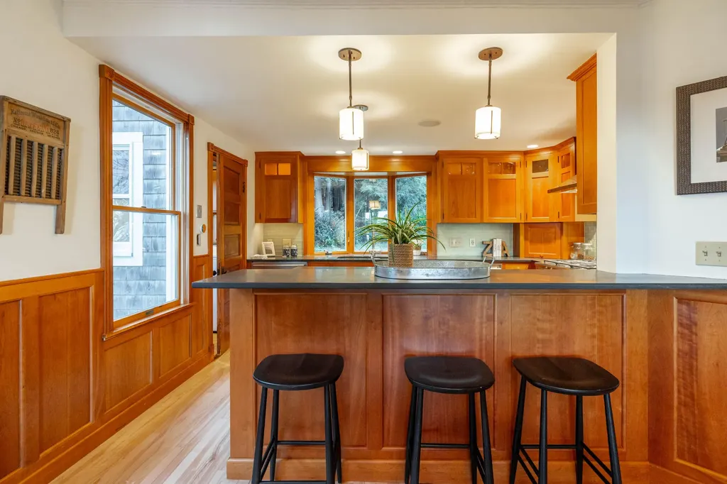 36 Old Mill Road Falmouth ME 04105