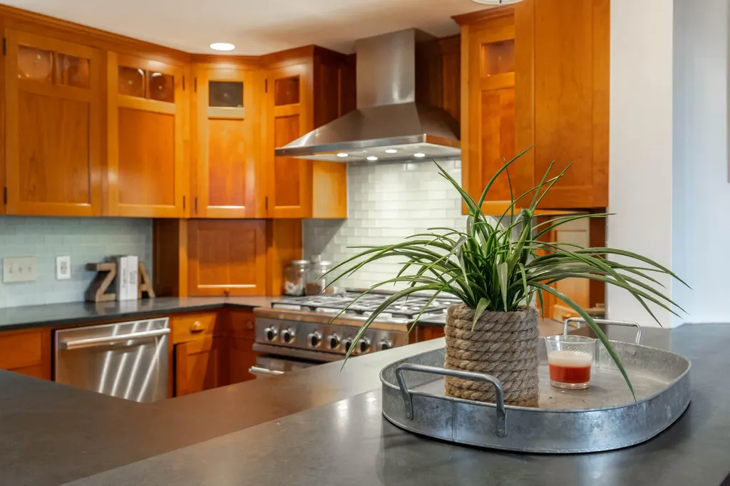 36 Old Mill Road Falmouth ME 04105