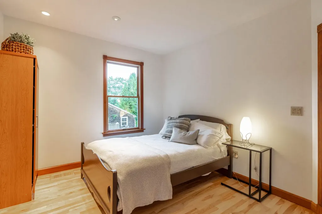 36 Old Mill Road Falmouth ME 04105