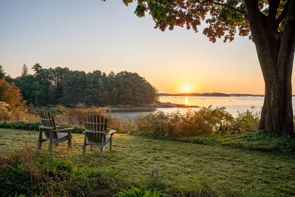36 Old Mill Road Falmouth ME 04105