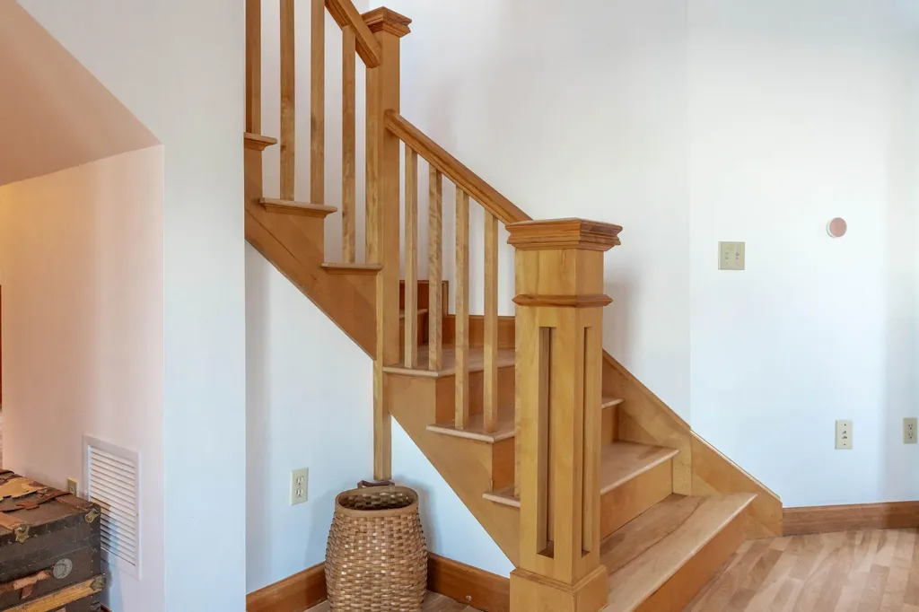 36 Old Mill Road Falmouth ME 04105