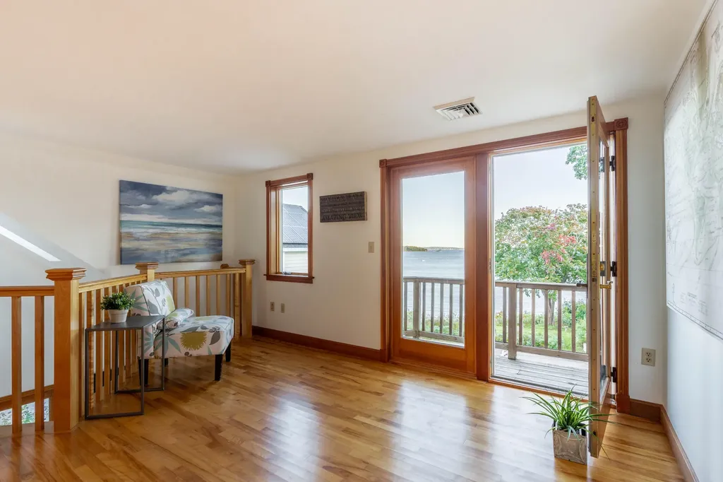 36 Old Mill Road Falmouth ME 04105