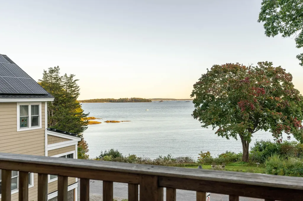 36 Old Mill Road Falmouth ME 04105