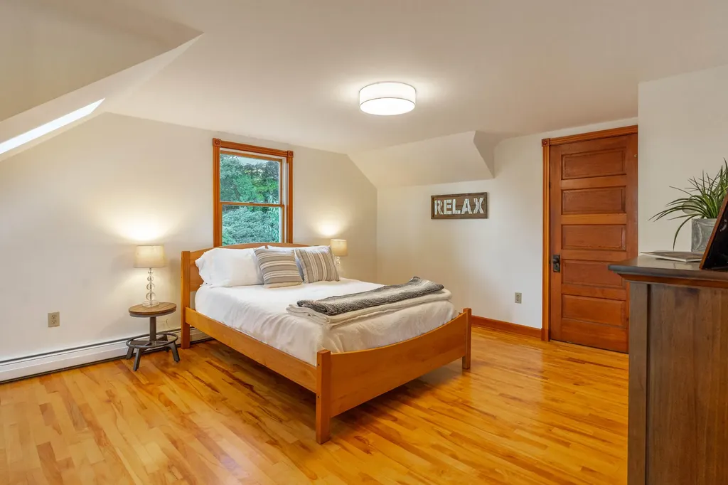 36 Old Mill Road Falmouth ME 04105