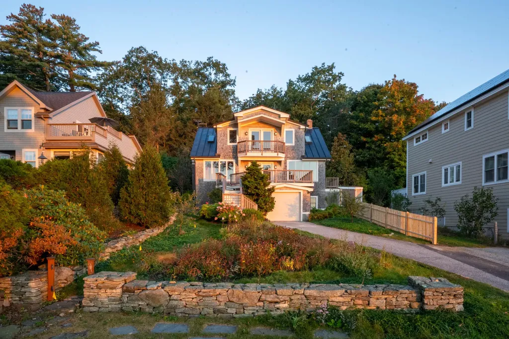 36 Old Mill Road Falmouth ME 04105