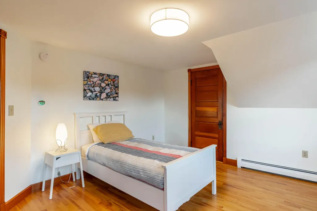 36 Old Mill Road Falmouth ME 04105