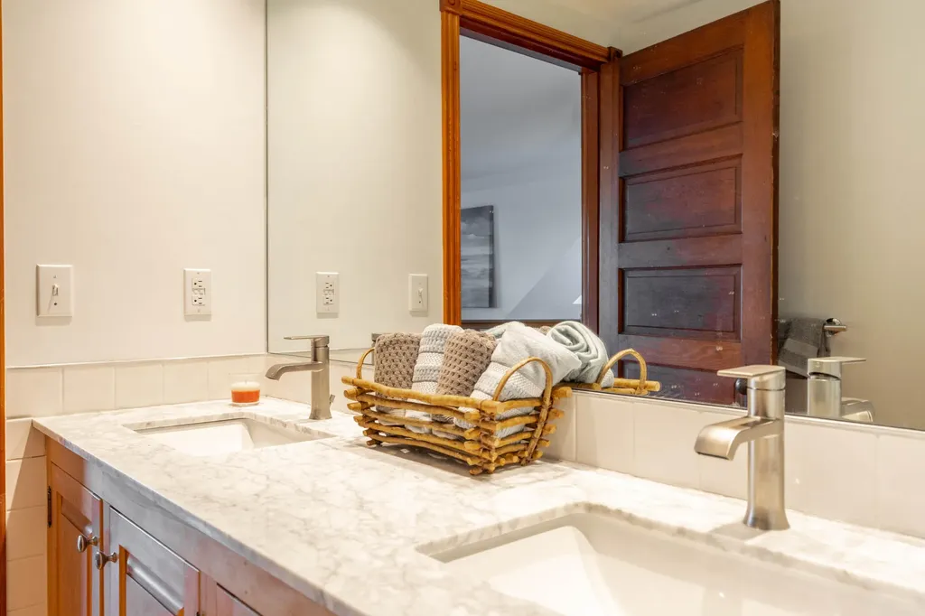 36 Old Mill Road Falmouth ME 04105