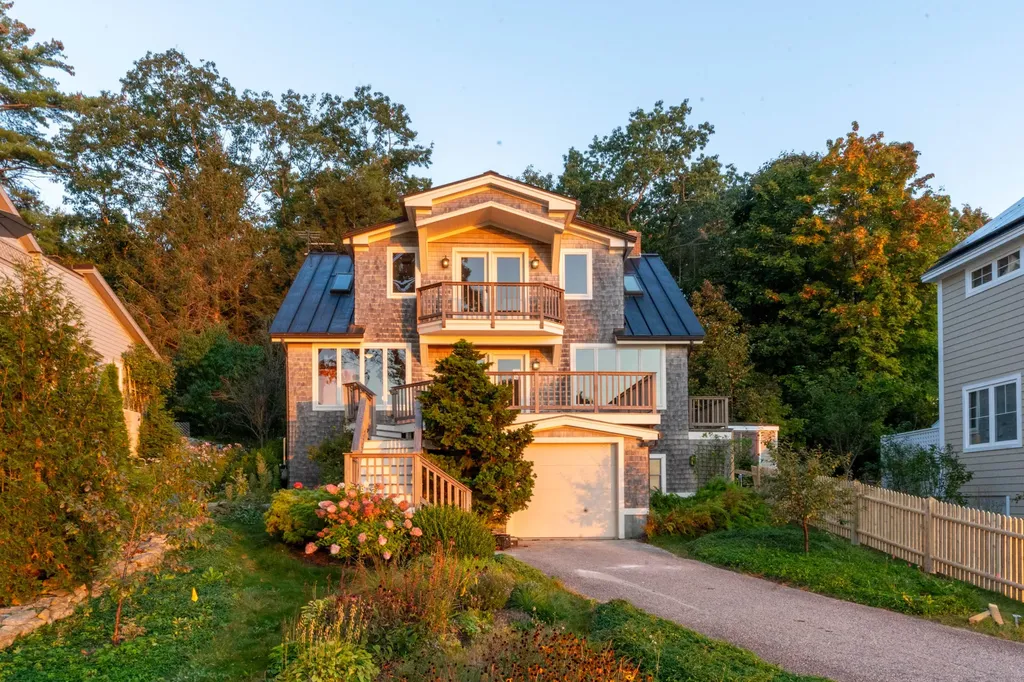 36 Old Mill Road Falmouth ME 04105