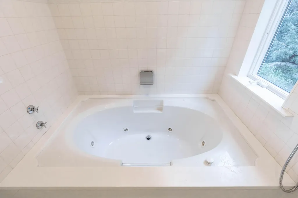 36 Old Mill Road Falmouth ME 04105